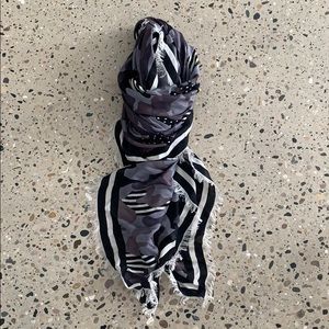 L.A.M.B. By Gwen Stefani CAMO scarf